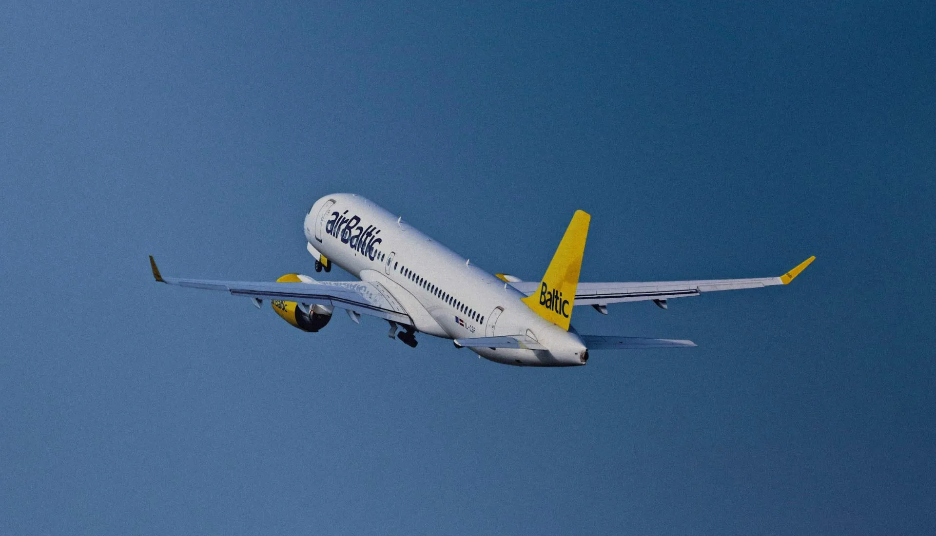 Avión de pasajeros en vuelo