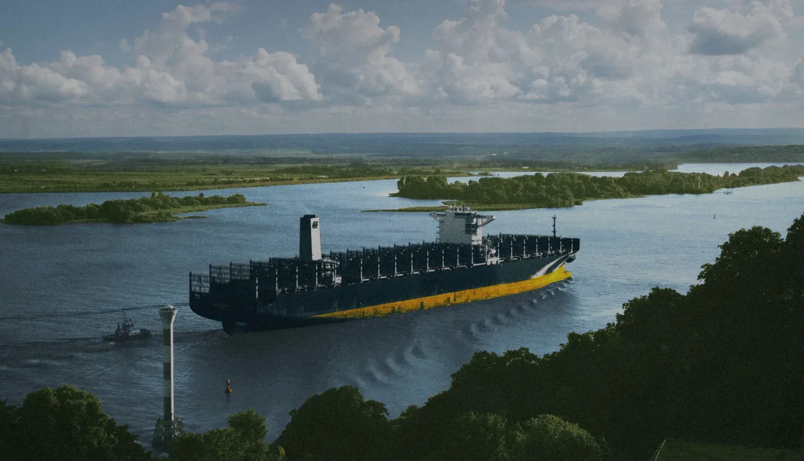 Buque portacontenedores navegando por un río